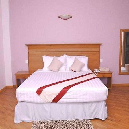 Golden Guest Hotel Дауей Екстериор снимка