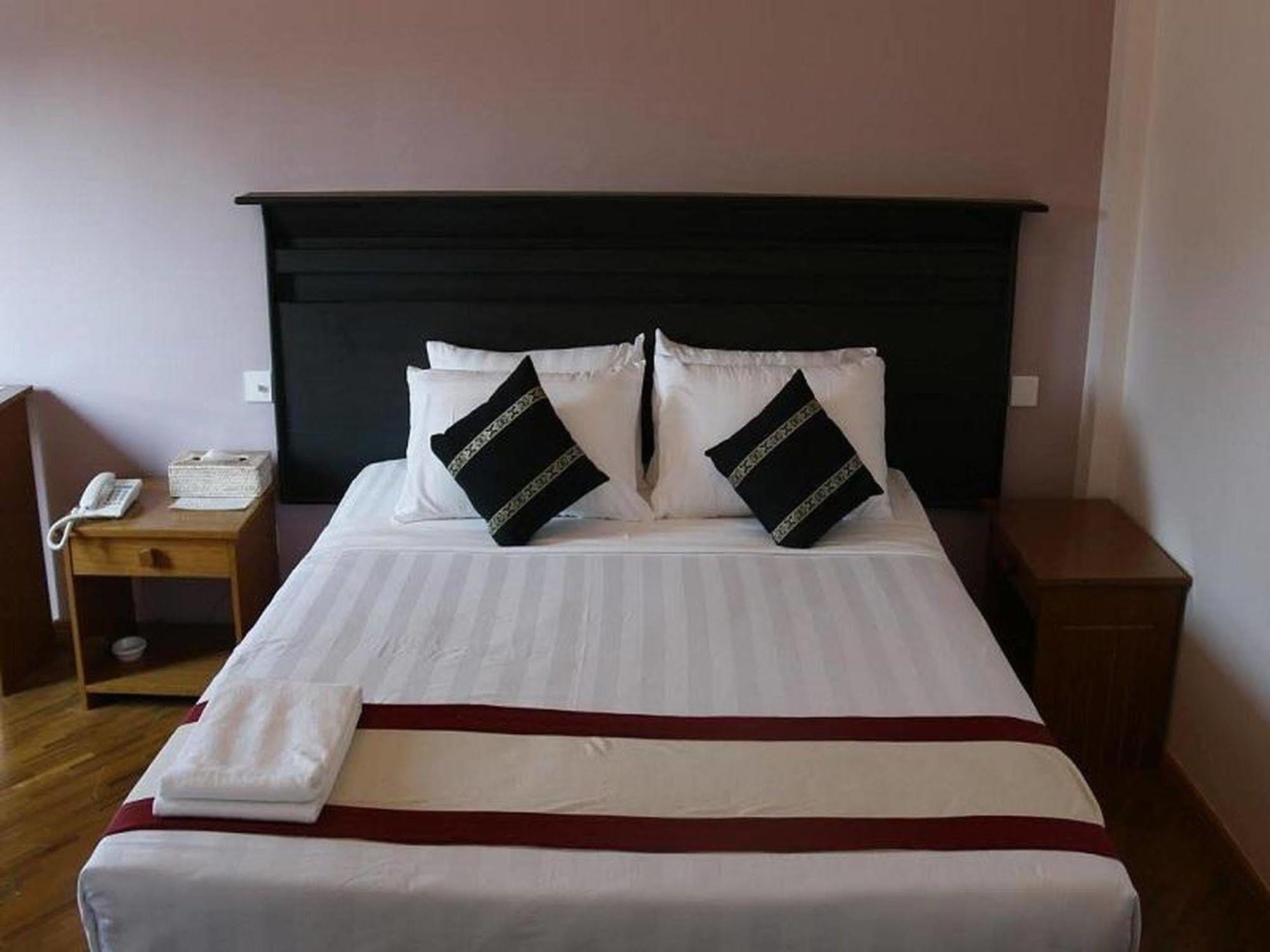 Golden Guest Hotel Дауей Екстериор снимка